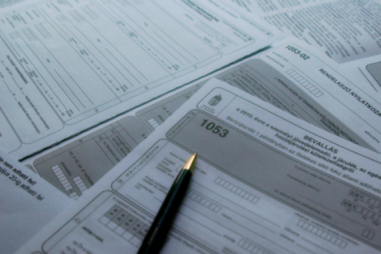 NAV: egy hívással is javítható az szja-bevallás