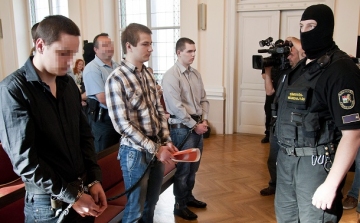 Bíróság előtt a soproni lőtéri gyilkosok