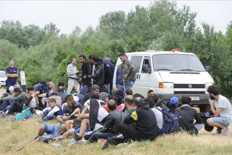 Elemző: nem meglepő, hogy Magyarország nem vállalta menekültek átvételét