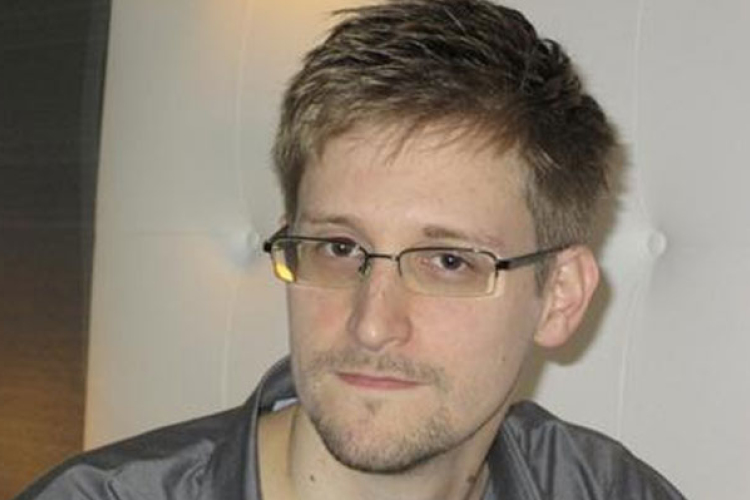 Snowden menedékügye - Többheti rejtőzködés után bukkant fel újra Snowden