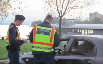 Rendőrök úton-útfélen – fokozott ellenőrzés az országban