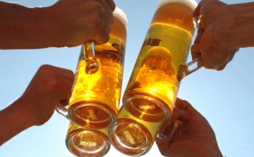 Kitartó kánikulában több millió korsóval nőhet a sörfogyasztás