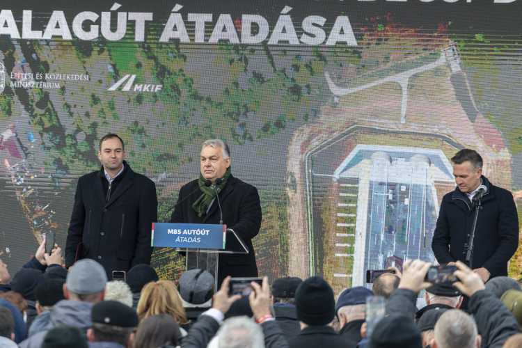 Átadták a Bécsi-dombi alagutat