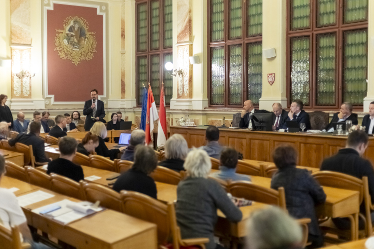 Közmeghallgatást tartottak Sopronban