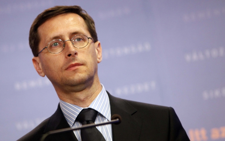 Adóemelés: augusztustól drágulhat a telefon és a pénzfelvétel