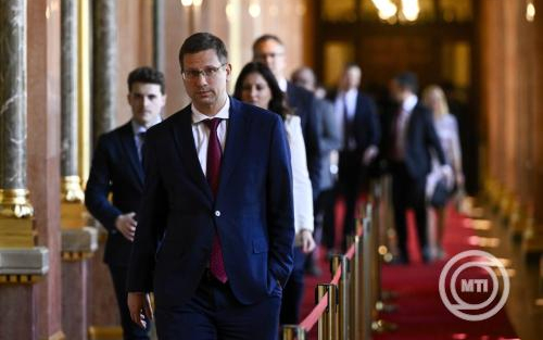 Gulyás Gergely: olyan Fidesz-frakció kell, amely a párt megújulását képes szimbolizálni