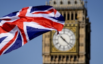 Gyorsított eljárással kaphatnak brit vízumot a magasan képzett külföldi szakemberek