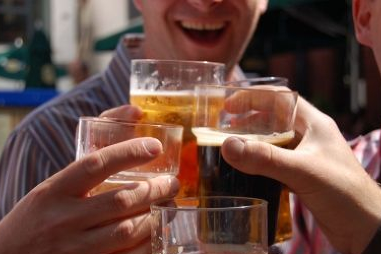 Alkoholizmushoz vezethet a jó verbális képesség?