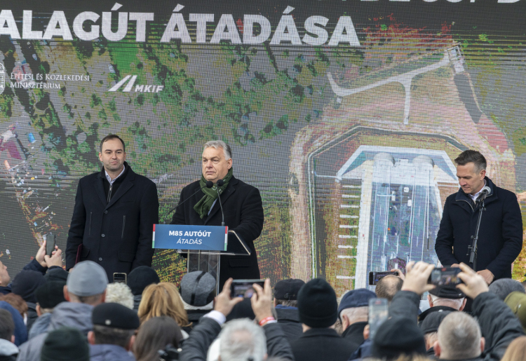 Átadták a Bécsi-dombi alagutat