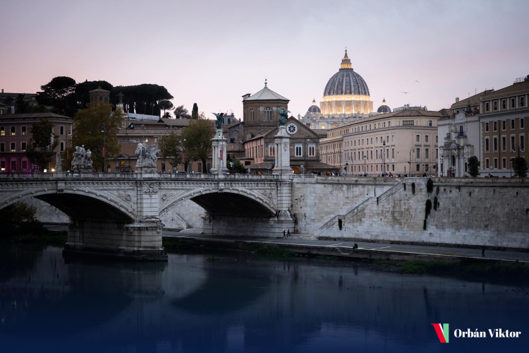 Orbán Viktor: „A béke üzenetét hoztam a magyaroktól”