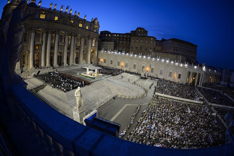 A szíriai békéért telt meg teljesen a Szent Péter tér