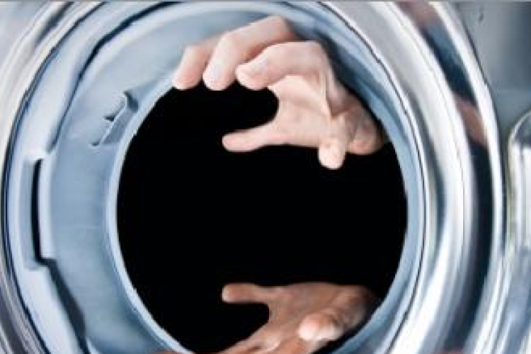 Mosógépbe zárta magát két kínai kisgyerek, megfulladtak