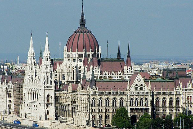 Vezet a Fidesz, második a Jobbik