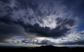 Folytatódik a borult, párás időjárás a jövő héten is