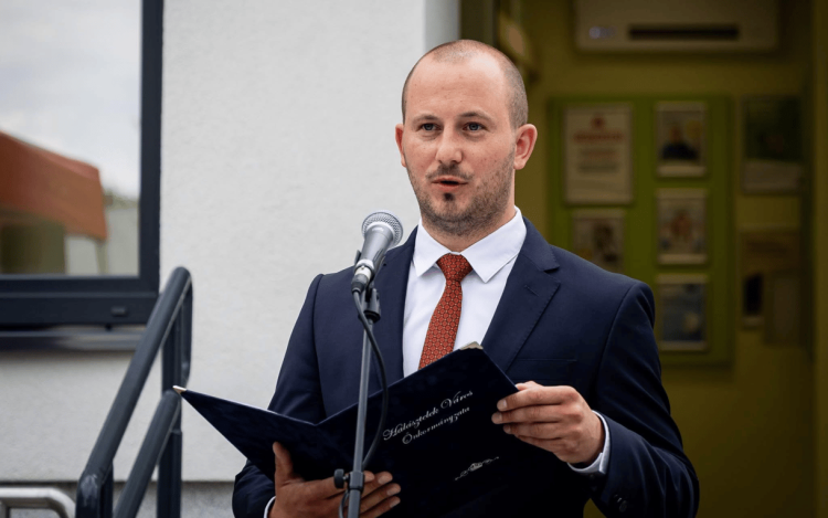 Őrizetbe vették Halásztelek polgármesterét