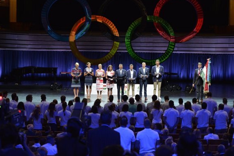 Rio 2016 - Letették az esküt a magyar olimpikonok