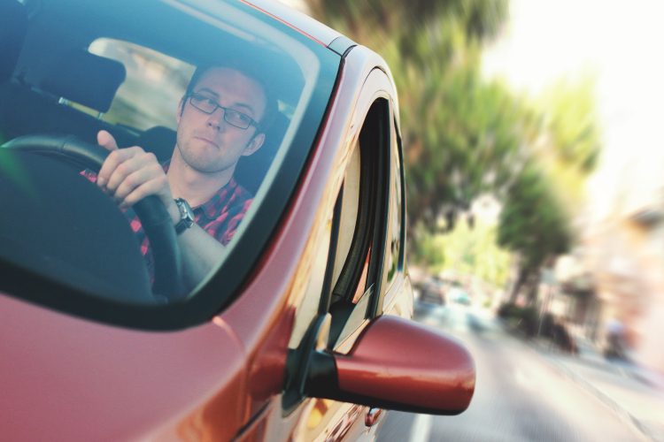 Így vezesd le a stresszt vezetés közben