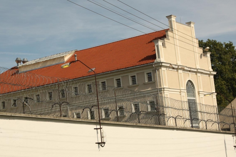 Milliós kártérítést ítéltek a a sopronkőhidai fegyházban elszenvedett bánásmód miatt