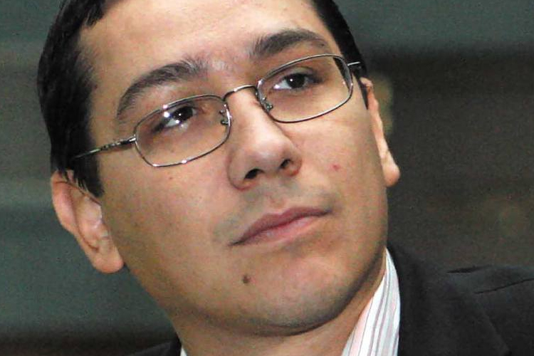 Ponta átiratban javasolta Tőkés László román állami kitüntetésének visszavonását