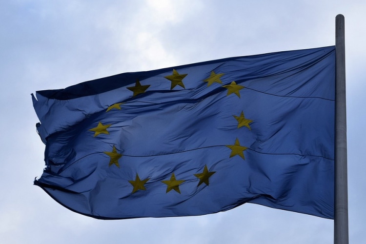 Az EU beruházási csomagot fogadott el 10 tagállam, köztük Magyarország