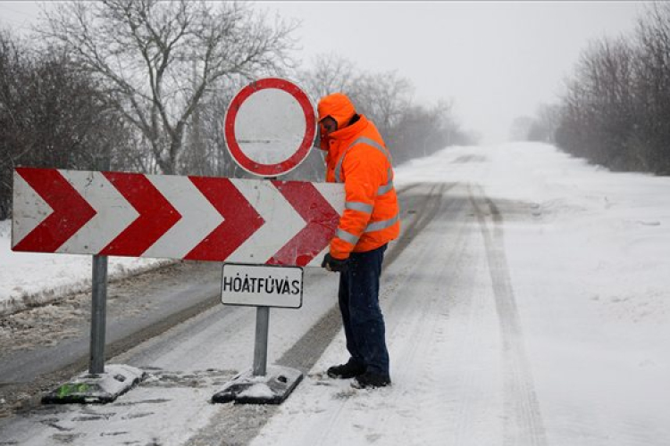 Havazás - Újabb utakat zártak le hóátfúvás miatt Vas megyében