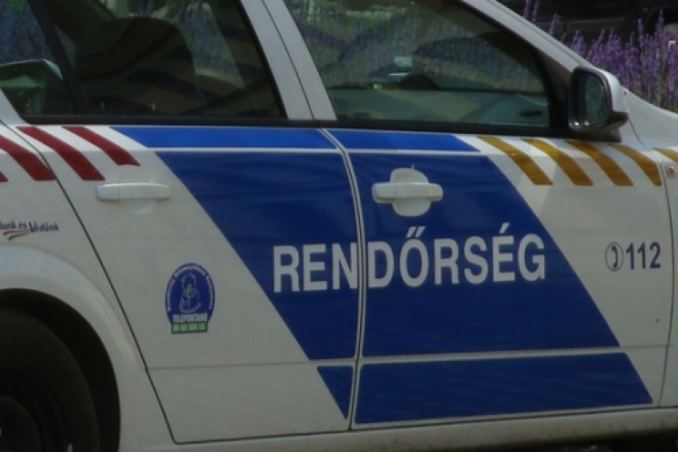 Rendőrökre támadt egy ittas család Miskolcon