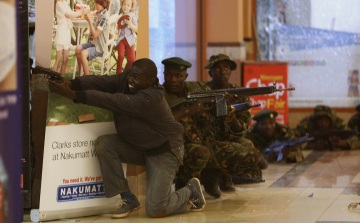 Pénzt kínált a nő, erre agyonlőtték